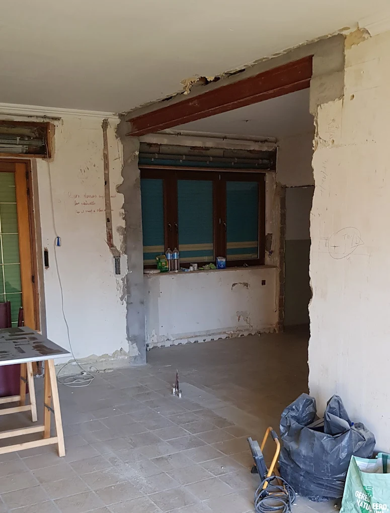 Démolition mur porteur — Démolition & pose de la poutrelle (IPN)
